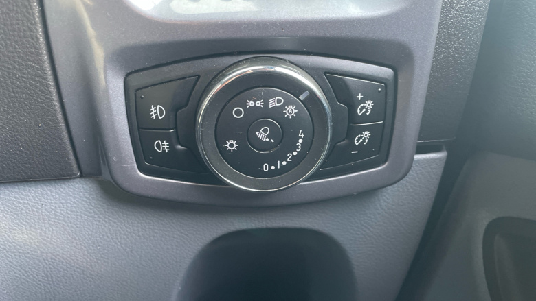 Ford Transit Custom 270 Swb Diesel Fwd 2.0 TDCi 130ps Low Roof Limited Van